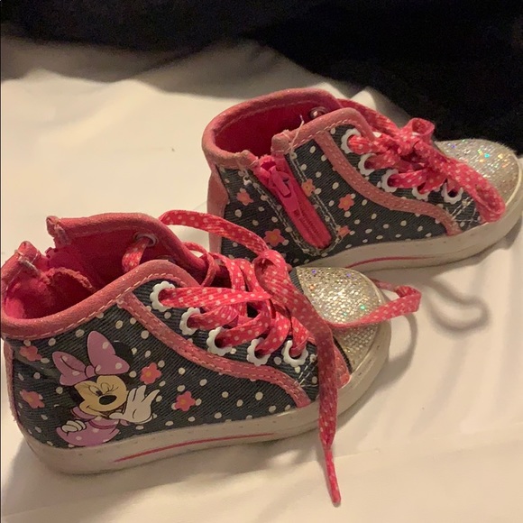 Minnie Mouse high top tennis - Picture 2 of 6